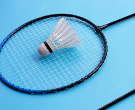 ¿De qué están hechas las raquetas de bádminton?